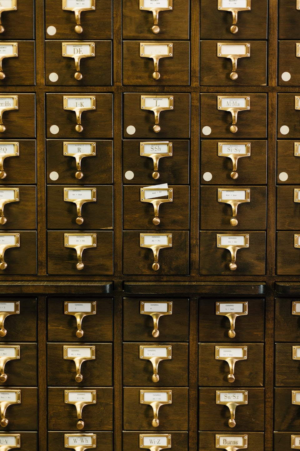 10 Tips for Decluttering Your Home Efficiently A27f7f55cb8023853e65d81db9477f56934aeefe
